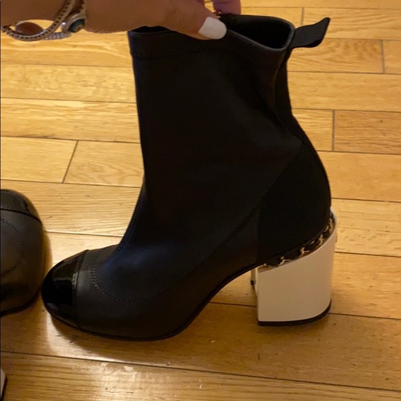 Chanel size 8 booties - Picture 4 of 4
